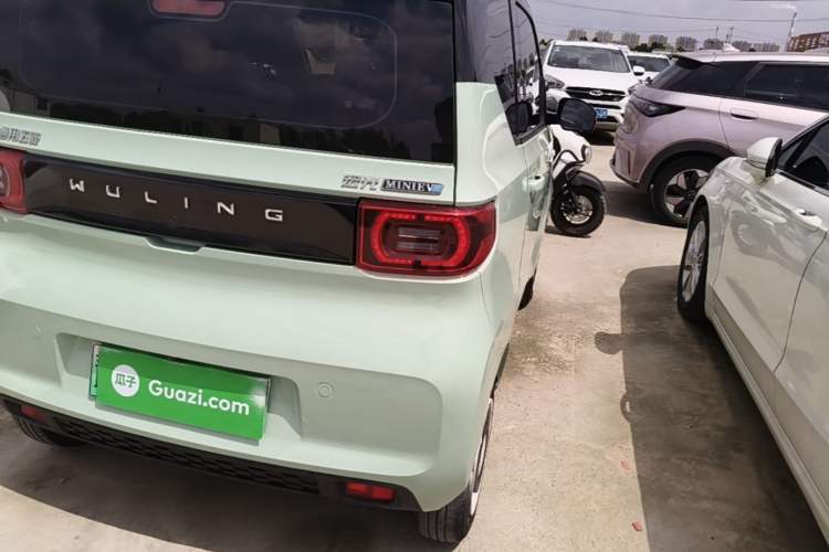 Used Wuling Hongguang MINIEV 2022 Macaron Premium Model – Lithium Iron Phosphate Right Rear Taillight