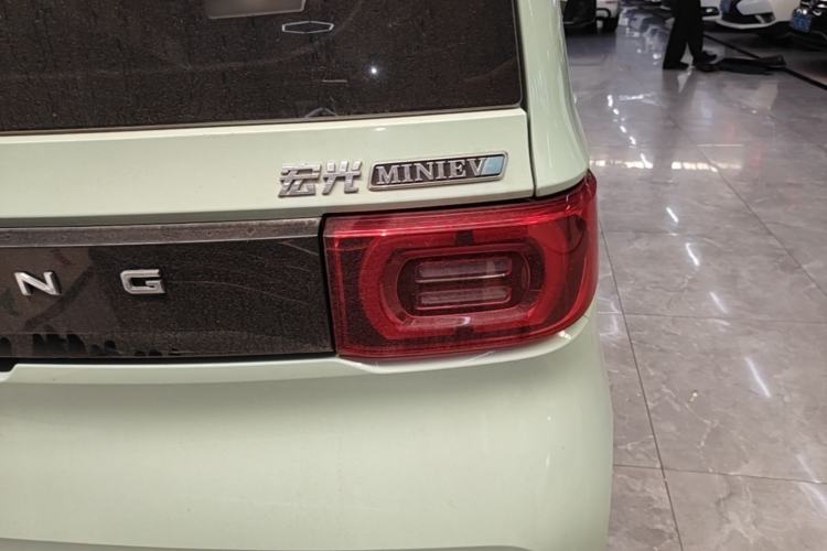 Used Wuling Hongguang MINIEV 2022 Macaron Premium Model – Lithium Iron Phosphate Right Rear Taillight