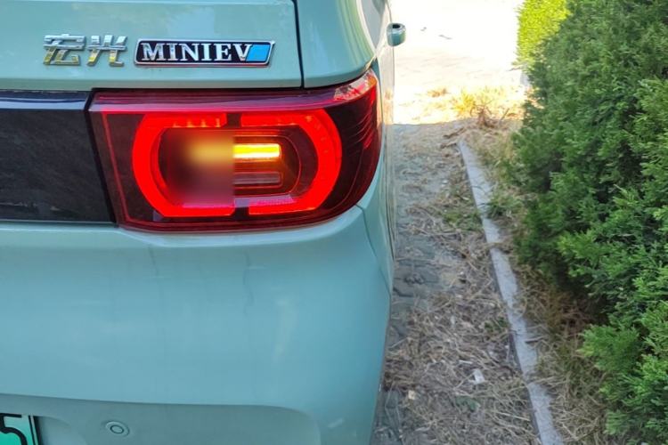 Used Wuling Hongguang MINIEV 2022 Macaron Premium Model – Lithium Iron Phosphate Right Rear Taillight