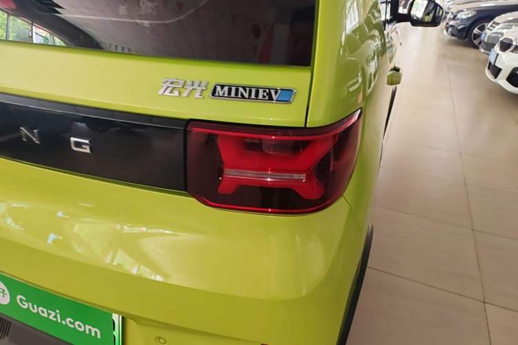 Used Wuling Hongguang MINIEV 2022 GAMEBOY 200km Gaming Edition with Lithium Iron Phosphate Right Rear Taillight