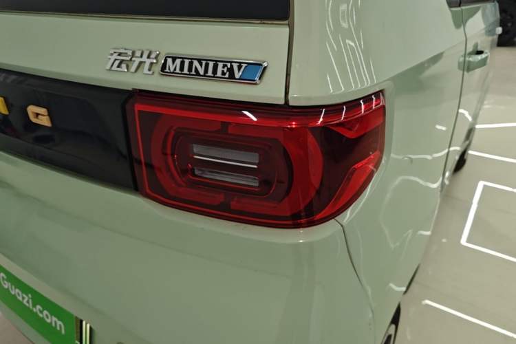 Used Wuling Hongguang MINIEV 2022 Macaron Premium Model – Lithium Iron Phosphate Right Rear Taillight