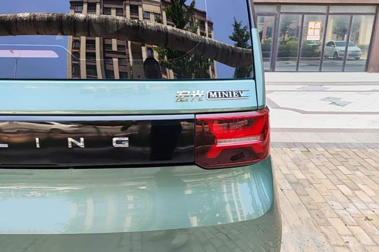 Used Wuling Hongguang MINIEV 2022 GAMEBOY 200km Gaming Edition with Lithium Iron Phosphate Right Rear Taillight