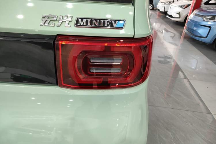 Used Wuling Hongguang MINIEV 2022 Macaron Premium Model – Lithium Iron Phosphate Right Rear Taillight