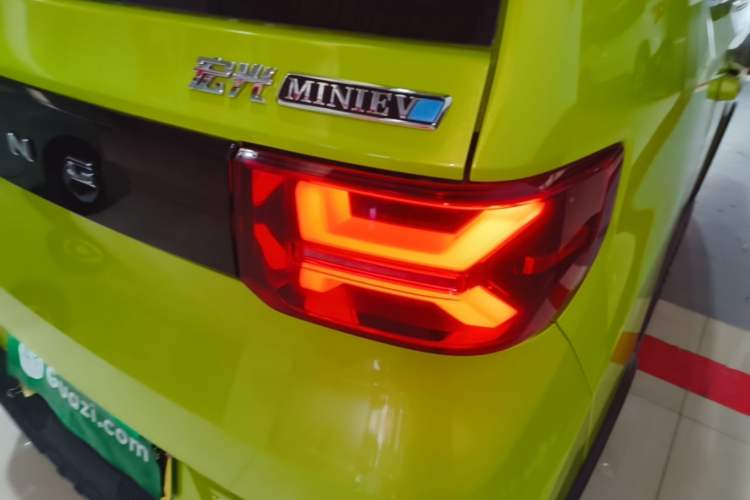 Used Wuling Hongguang MINIEV 2022 GAMEBOY 200km Gaming Edition with Lithium Iron Phosphate Right Rear Taillight