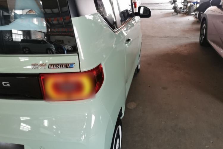Used Wuling Hongguang MINIEV 2022 Macaron Premium Model – Lithium Iron Phosphate Right Rear Taillight
