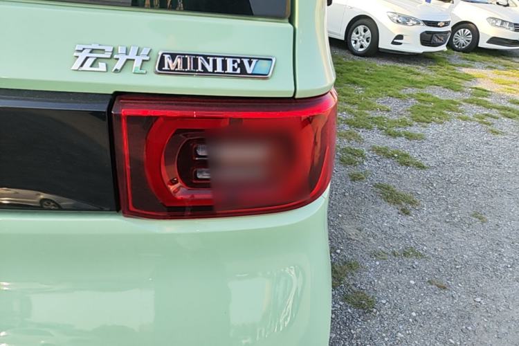 Used Wuling Hongguang MINIEV 2022 Macaron Premium Model – Lithium Iron Phosphate Right Rear Taillight