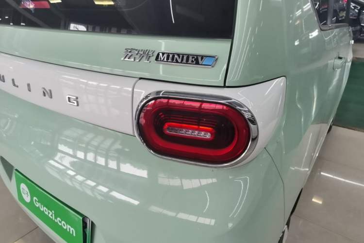 Used Wuling Hongguang MINIEV 2022 Macaron Fashion Model Lithium Iron Phosphate Right Rear Taillight
