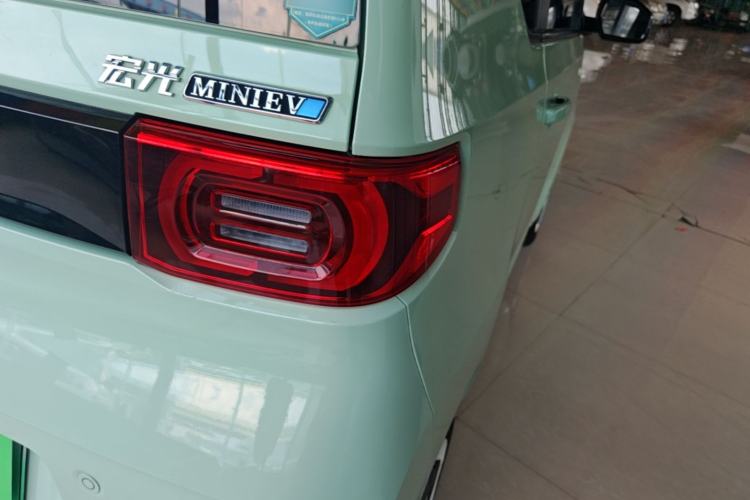 Used Wuling Hongguang MINIEV 2022 Macaron Premium Model – Lithium Iron Phosphate Right Rear Taillight