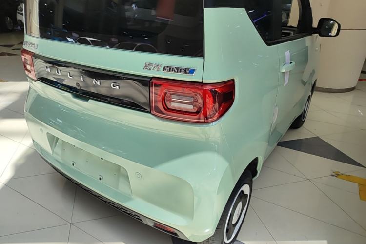 Used Wuling Hongguang MINIEV 2022 Macaron Premium Model – Lithium Iron Phosphate Right Rear Taillight