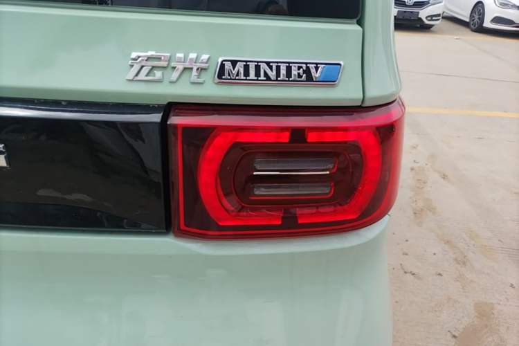 Used Wuling Hongguang MINIEV 2022 Macaron Fashion Edition Lithium-Nickel-Cobalt-Alpha-oxide Right Rear Taillight
