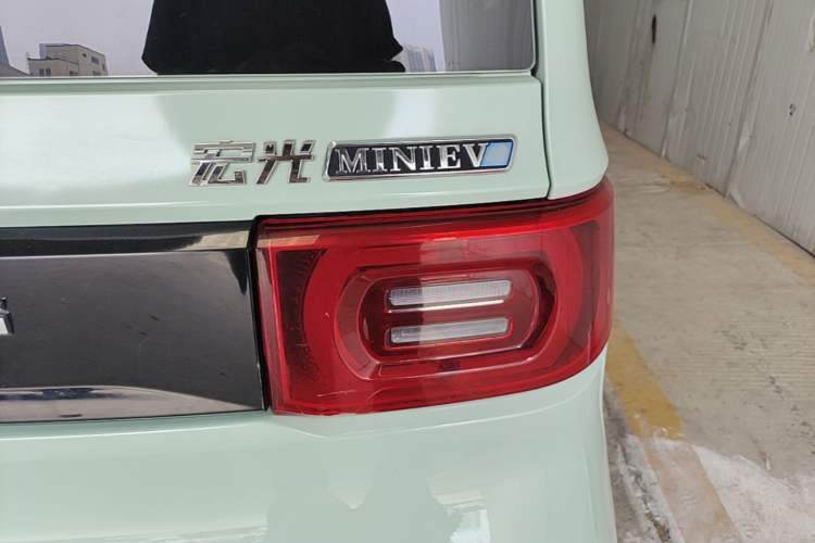 Used Wuling Hongguang MINIEV 2022 Macaron Premium Model – Lithium Ternary Battery Right Rear Taillight