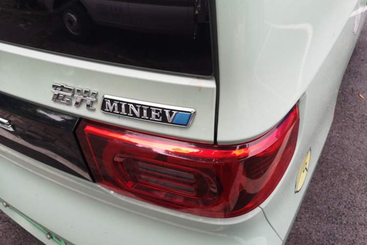 Used Wuling Hongguang MINIEV 2022 Macaron Premium Model – Lithium Ternary Battery Right Rear Taillight