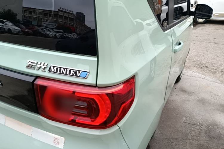 Used Wuling Hongguang MINIEV 2022 Macaron Premium Model – Lithium Iron Phosphate Right Rear Taillight