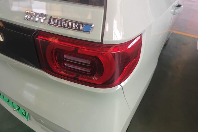 Used Wuling Hongguang MINIEV 2022 Macaron Fashion Model Lithium Iron Phosphate Right Rear Taillight