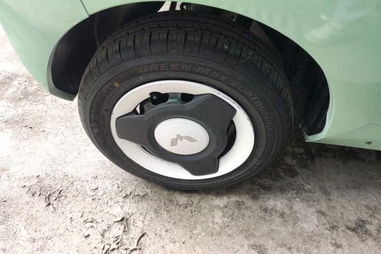 Used Wuling Hongguang MINIEV 2022 Macaron Premium Model – Lithium Iron Phosphate Right Rear Wheel Hub