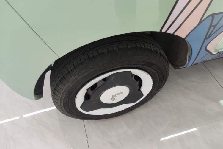 Used Wuling Hongguang MINIEV 2022 Macaron Premium Model – Lithium Iron Phosphate Right Rear Wheel Hub