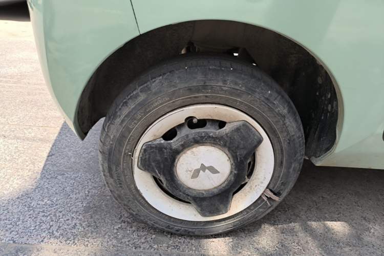 Used Wuling Hongguang MINIEV 2022 Macaron Premium Model – Lithium Iron Phosphate Right Rear Wheel Hub