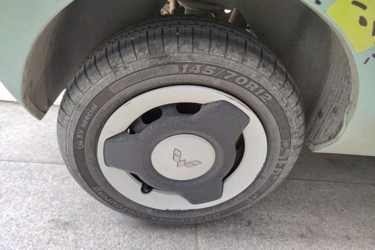 Used Wuling Hongguang MINIEV 2022 Macaron Premium Model – Lithium Iron Phosphate Right Rear Wheel Hub