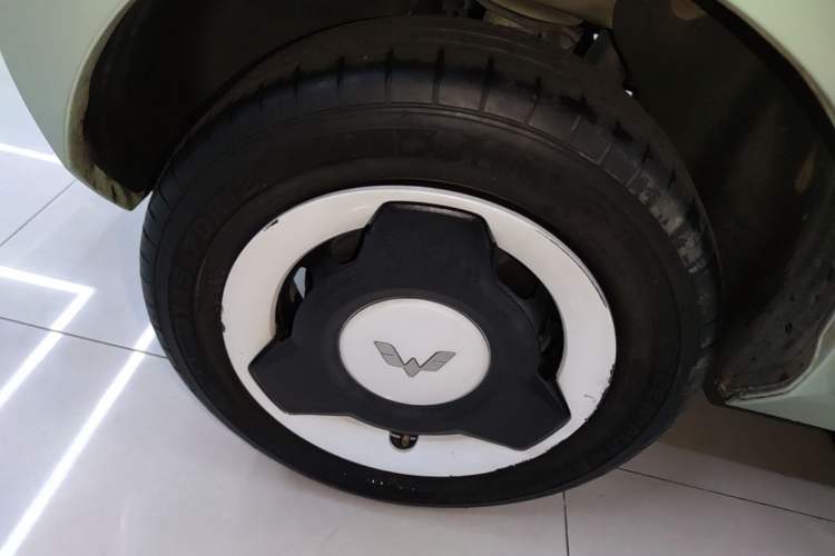 Used Wuling Hongguang MINIEV 2022 Macaron Premium Model – Lithium Iron Phosphate Right Rear Wheel Hub