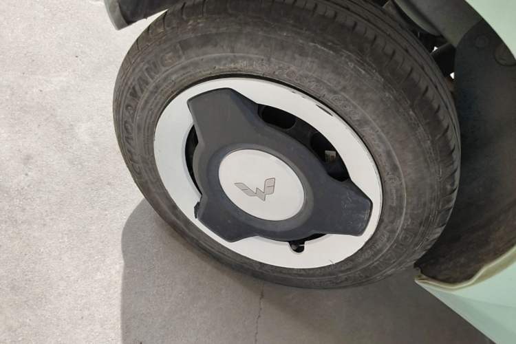 Used Wuling Hongguang MINIEV 2022 Macaron Premium Model – Lithium Iron Phosphate Right Rear Wheel Hub