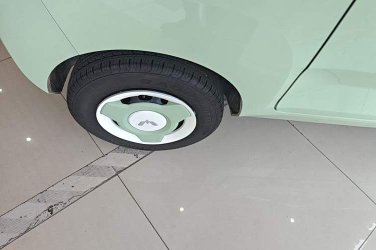 Used Wuling Hongguang MINIEV 2022 Macaron Premium Model – Lithium Iron Phosphate Right Rear Wheel Hub