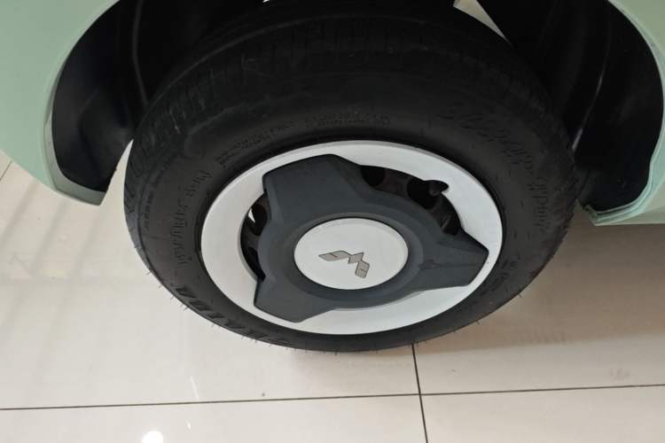 Used Wuling Hongguang MINIEV 2022 Macaron Premium Model – Lithium Iron Phosphate Right Rear Wheel Hub