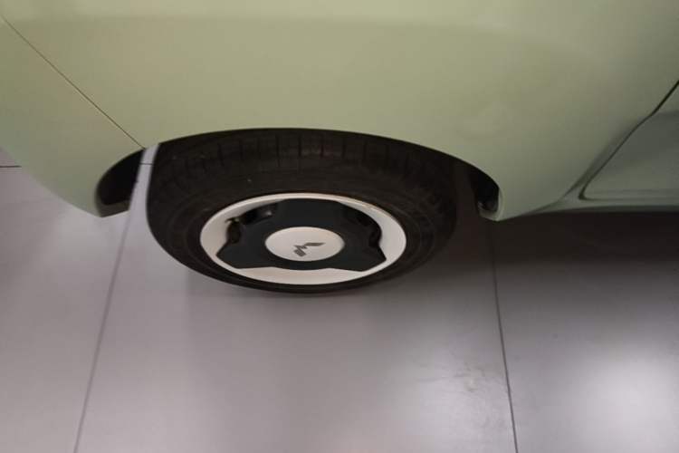 Used Wuling Hongguang MINIEV 2022 Macaron Premium Model – Lithium Iron Phosphate Right Rear Wheel Hub