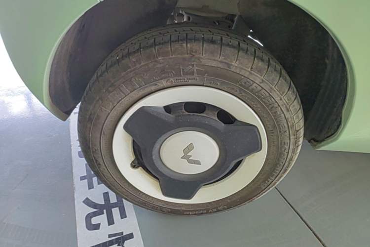 Used Wuling Hongguang MINIEV 2022 Macaron Premium Model – Lithium Iron Phosphate Right Rear Wheel Hub