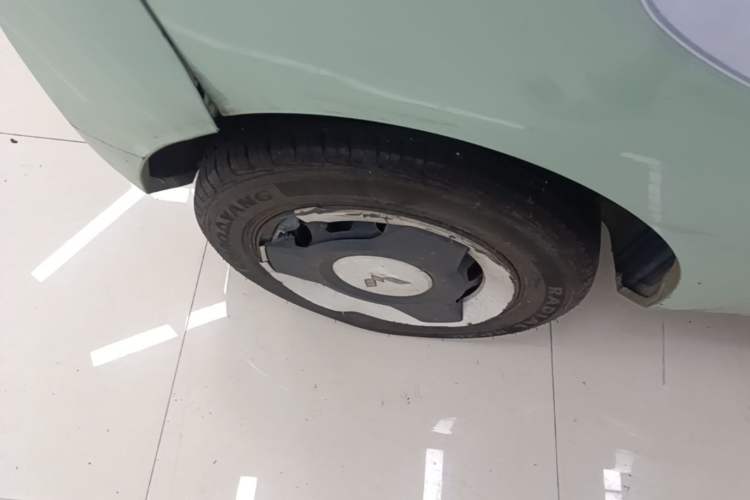 Used Wuling Hongguang MINIEV 2022 Macaron Premium Model – Lithium Ternary Battery Right Rear Wheel Hub