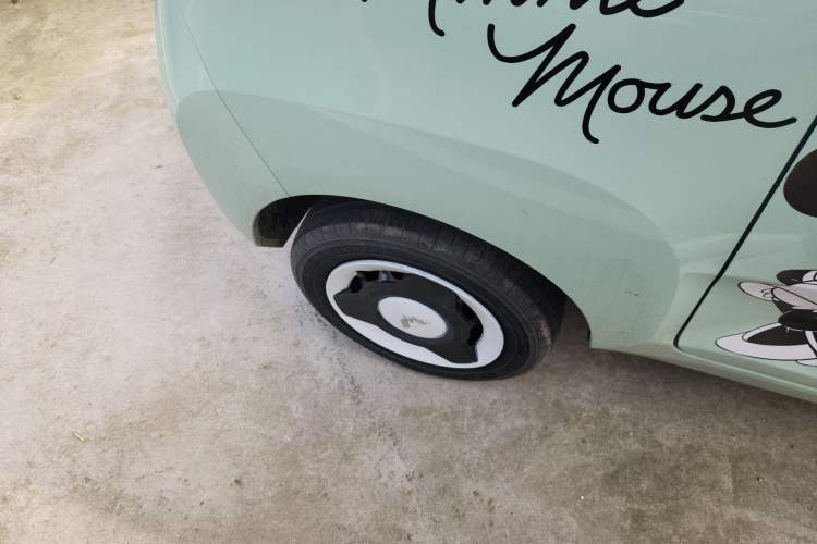 Used Wuling Hongguang MINIEV 2022 Macaron Premium Model – Lithium Ternary Battery Right Rear Wheel Hub