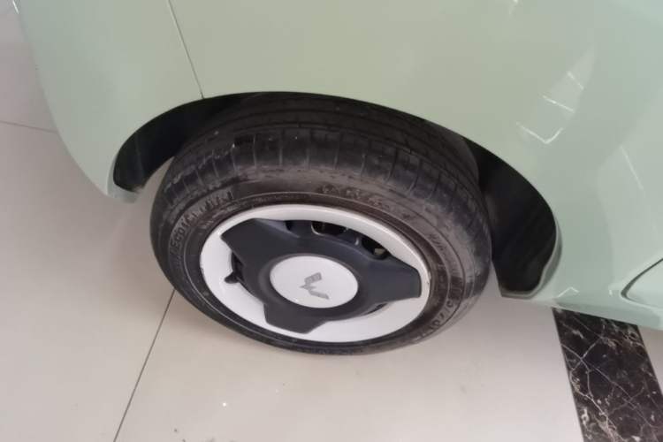 Used Wuling Hongguang MINIEV 2022 Macaron Premium Model – Lithium Iron Phosphate Right Rear Wheel Hub
