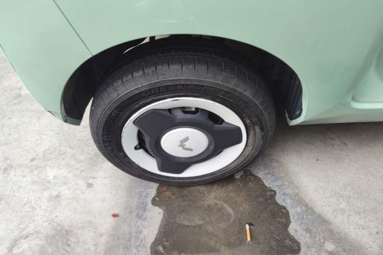 Used Wuling Hongguang MINIEV 2022 Macaron Premium Model – Lithium Iron Phosphate Right Rear Wheel Hub