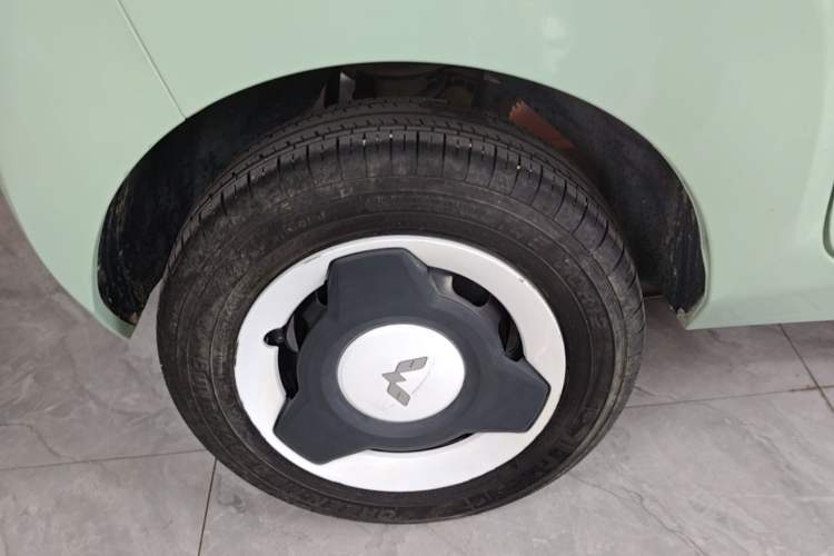 Used Wuling Hongguang MINIEV 2022 Macaron Premium Model – Lithium Iron Phosphate Right Rear Wheel Hub