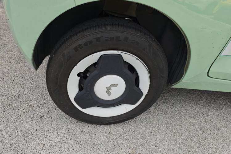 Used Wuling Hongguang MINIEV 2022 Macaron Fashion Edition Lithium-Nickel-Cobalt-Alpha-oxide Right Rear Wheel Hub