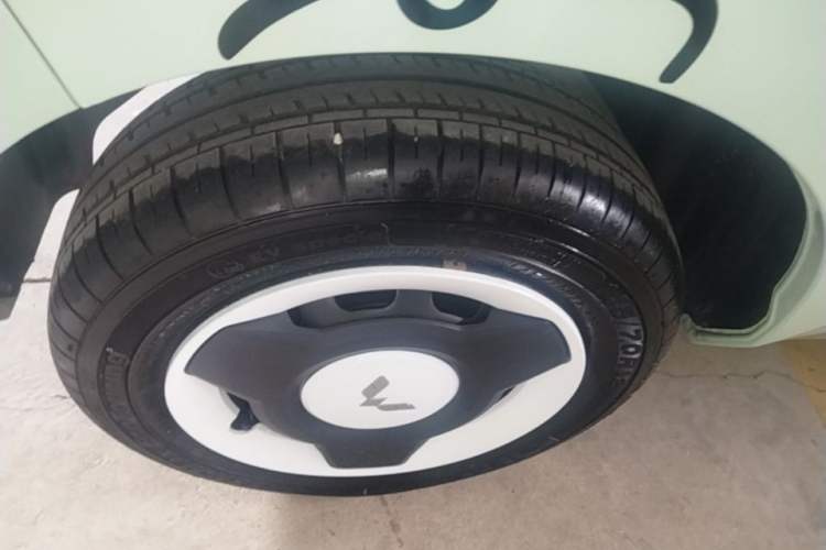 Used Wuling Hongguang MINIEV 2022 Macaron Premium Model – Lithium Iron Phosphate Right Rear Wheel Hub