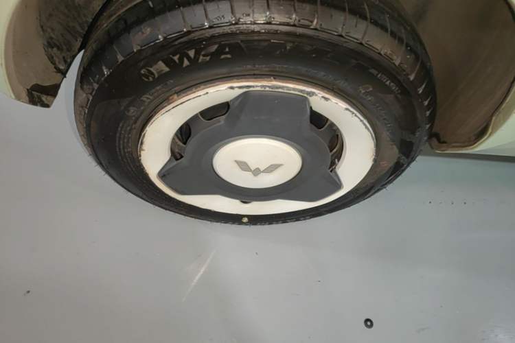 Used Wuling Hongguang MINIEV 2022 Macaron Premium Model – Lithium Ternary Battery Right Rear Wheel Hub