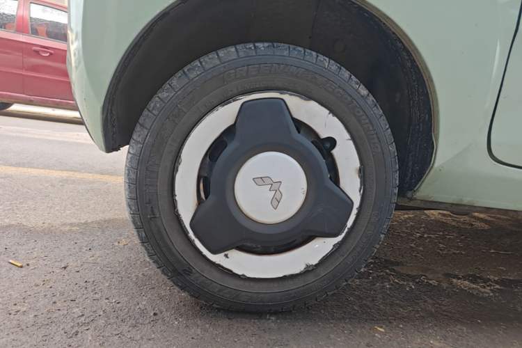 Used Wuling Hongguang MINIEV 2022 Macaron Fashion Edition Lithium-Nickel-Cobalt-Alpha-oxide Right Rear Wheel Hub