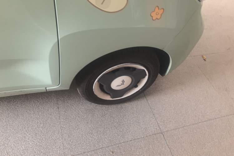 Used Wuling Hongguang MINIEV 2022 Macaron Premium Model – Lithium Iron Phosphate Right Rear Wheel Hub