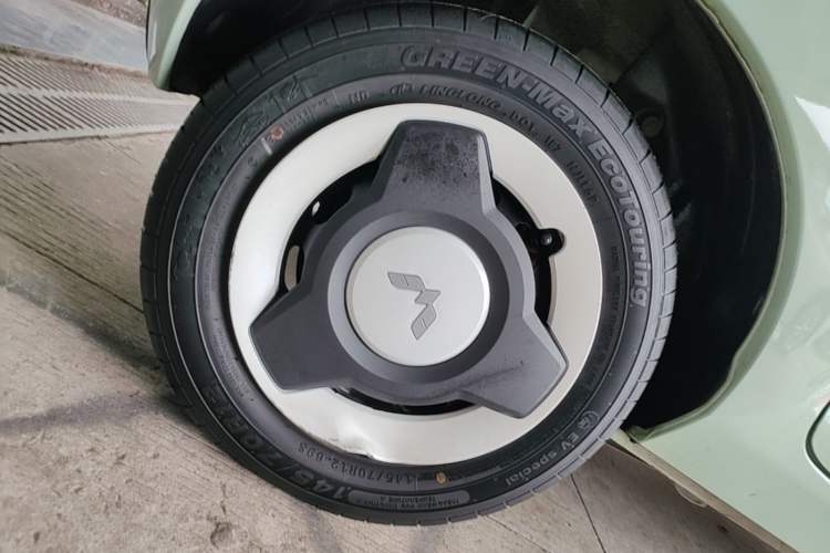 Used Wuling Hongguang MINIEV 2022 Macaron Premium Model – Lithium Iron Phosphate Right Rear Wheel Hub