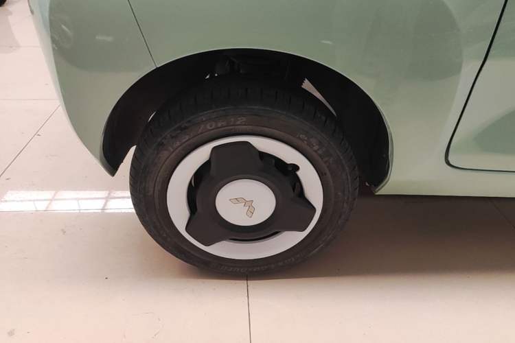 Used Wuling Hongguang MINIEV 2022 Macaron Premium Model – Lithium Iron Phosphate Right Rear Wheel Hub