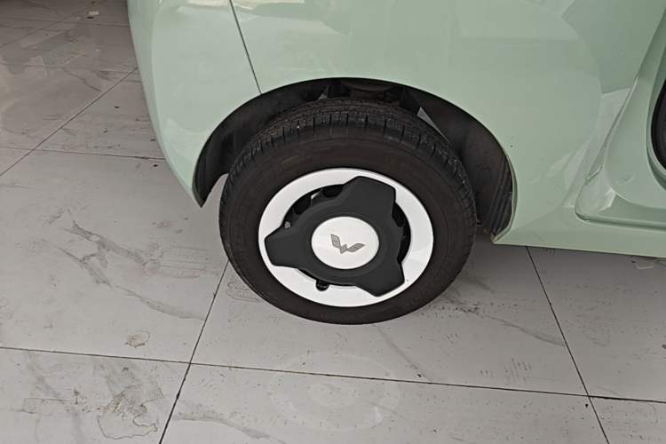 Used Wuling Hongguang MINIEV 2022 Macaron Premium Model – Lithium Iron Phosphate Right Rear Wheel Hub