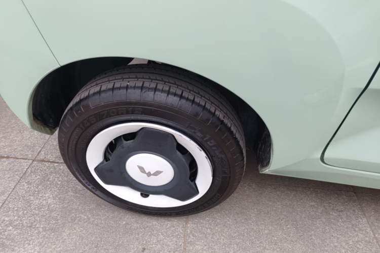 Used Wuling Hongguang MINIEV 2022 Macaron Premium Model – Lithium Iron Phosphate Right Rear Wheel Hub