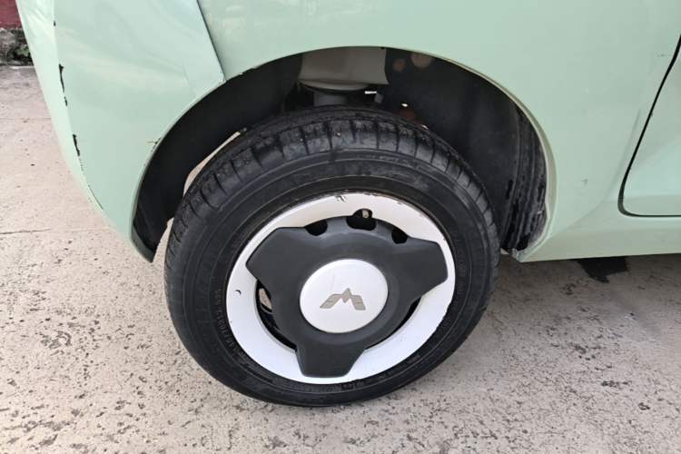Used Wuling Hongguang MINIEV 2022 Macaron Premium Model – Lithium Iron Phosphate Right Rear Wheel Hub