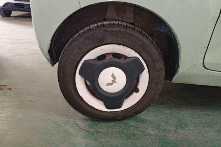 Used Wuling Hongguang MINIEV 2022 Macaron Premium Model – Lithium Iron Phosphate Right Rear Wheel Hub