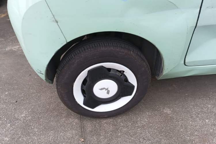 Used Wuling Hongguang MINIEV 2022 Macaron Premium Model – Lithium Iron Phosphate Right Rear Wheel Hub