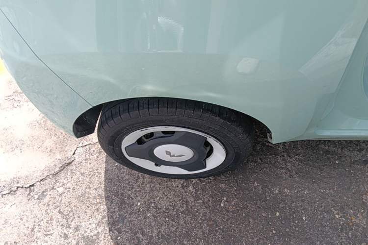 Used Wuling Hongguang MINIEV 2022 Macaron Premium Model – Lithium Iron Phosphate Right Rear Wheel Hub