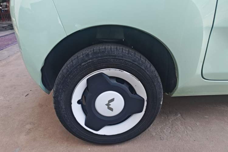 Used Wuling Hongguang MINIEV 2022 Macaron Premium Model – Lithium Iron Phosphate Right Rear Wheel Hub