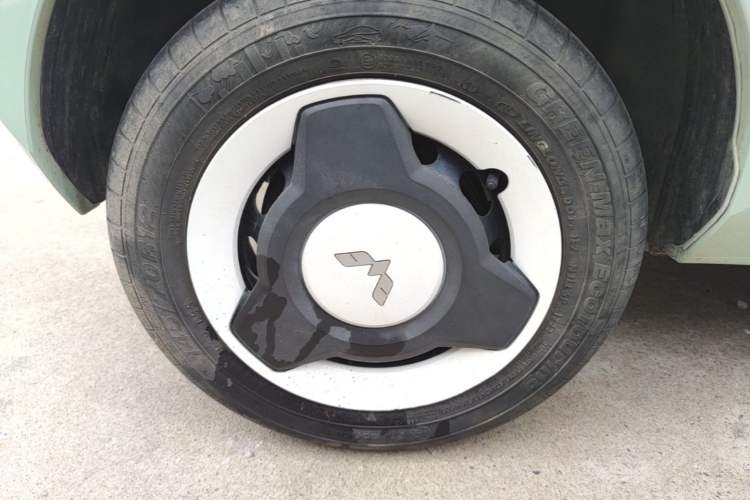 Used Wuling Hongguang MINIEV 2022 Macaron Premium Model – Lithium Ternary Battery Right Rear Wheel Hub