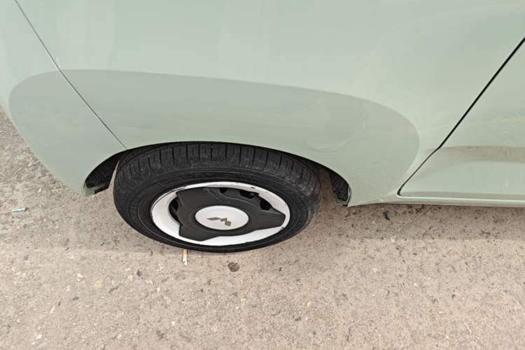 Used Wuling Hongguang MINIEV 2022 Macaron Premium Model – Lithium Iron Phosphate Right Rear Wheel Hub