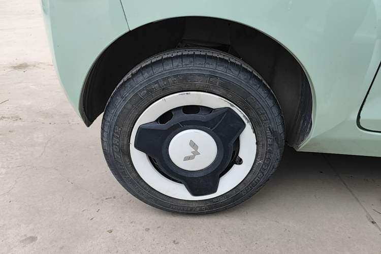 Used Wuling Hongguang MINIEV 2022 Macaron Premium Model – Lithium Iron Phosphate Right Rear Wheel Hub
